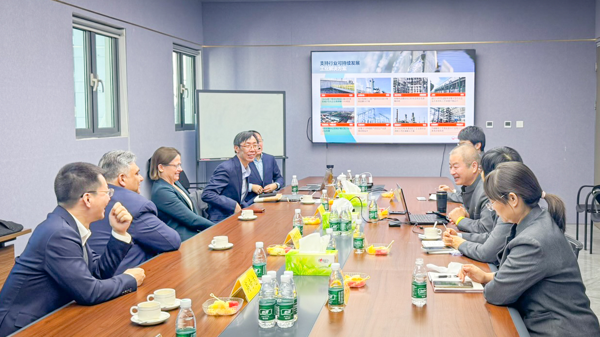 ������ˮ������ȫ����ϯִ�й�CEO����ޥ��Anne Le Guennec��һ��ݰ��JDB���ӽ�������