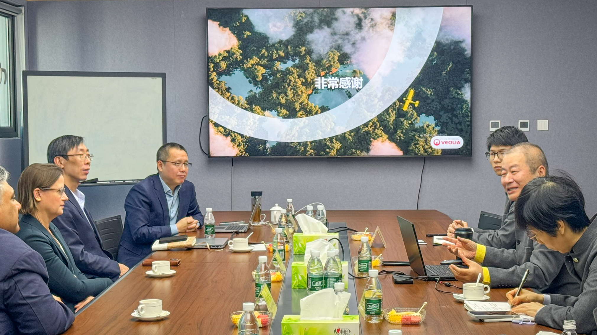 ������ˮ������ȫ����ϯִ�й�CEO����ޥ��Anne Le Guennec��һ��ݰ��JDB���ӽ�������